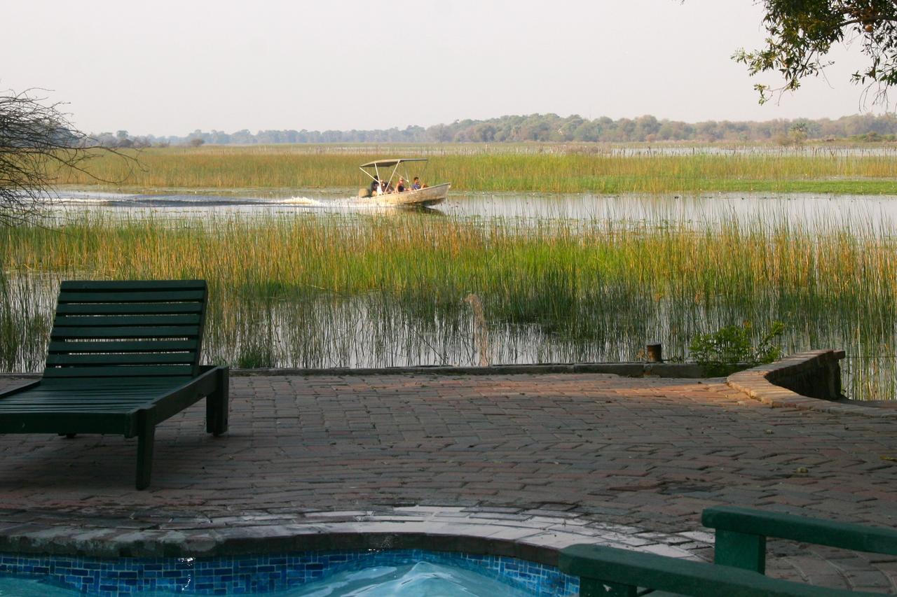 Island Safari Lodge Maun Extérieur photo