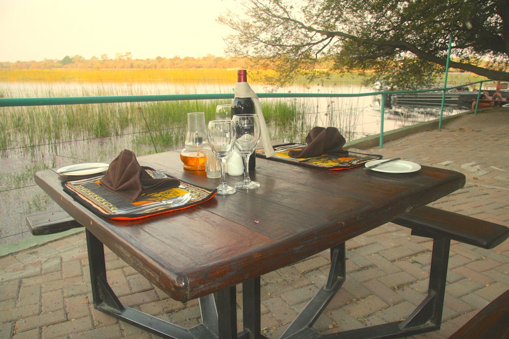 Island Safari Lodge Maun Extérieur photo